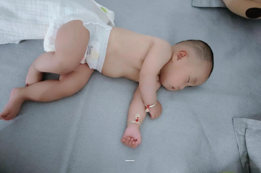 河源孕妇肚子一跳一跳